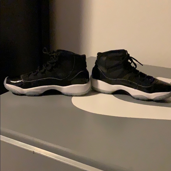 2016 Jordan 11 girls Space Jam - Picture 4 of 5